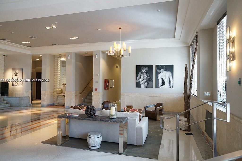 Recently Rented: $2,650 (1 beds, 1 baths, 590 Square Feet)