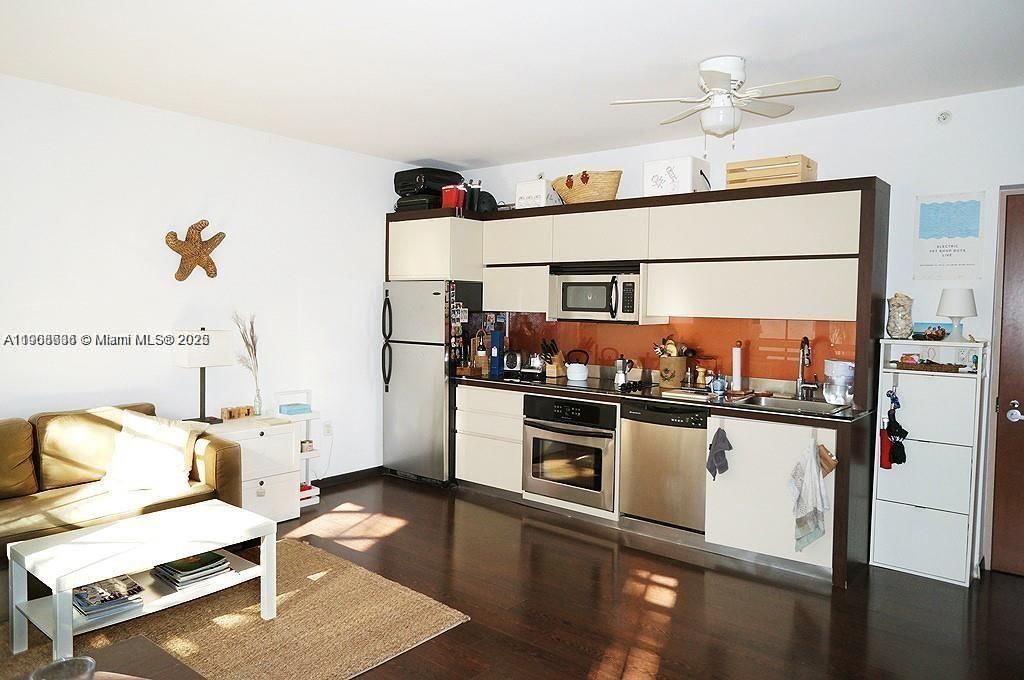 Recently Rented: $2,650 (1 beds, 1 baths, 590 Square Feet)