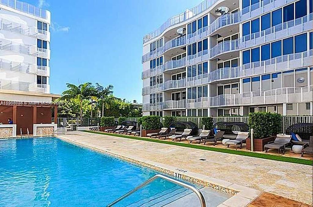 Recently Rented: $2,650 (1 beds, 1 baths, 590 Square Feet)