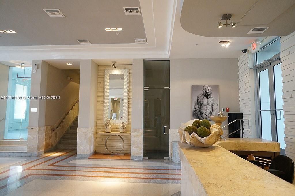 Recently Rented: $2,650 (1 beds, 1 baths, 590 Square Feet)