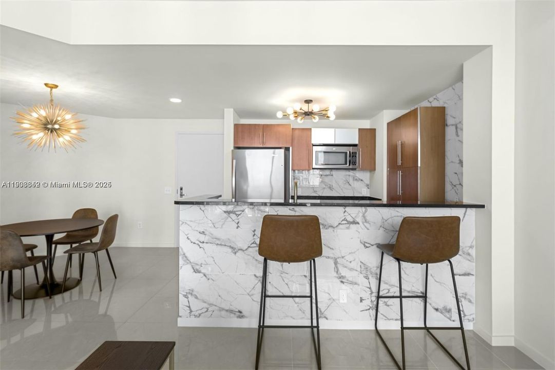 Recently Rented: $3,300 (1 beds, 1 baths, 733 Square Feet)