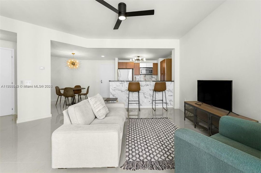 Recently Rented: $3,300 (1 beds, 1 baths, 733 Square Feet)