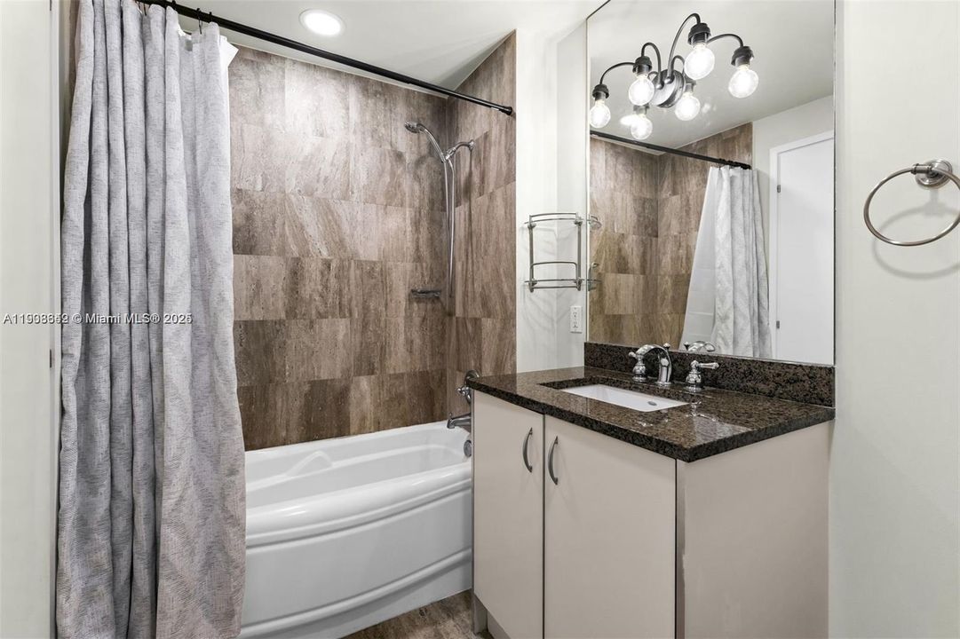 Recently Rented: $3,300 (1 beds, 1 baths, 733 Square Feet)