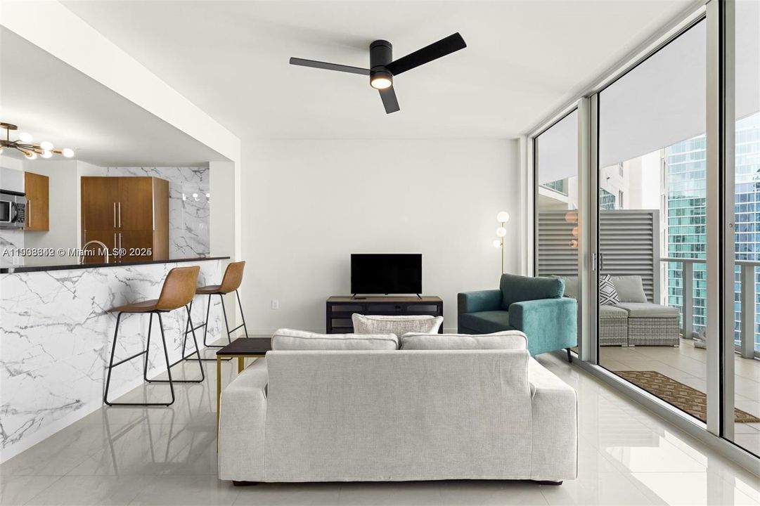 Recently Rented: $3,300 (1 beds, 1 baths, 733 Square Feet)