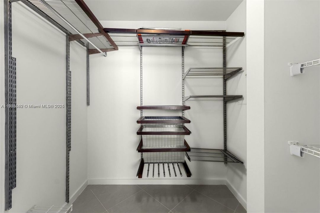 Recently Rented: $3,300 (1 beds, 1 baths, 733 Square Feet)