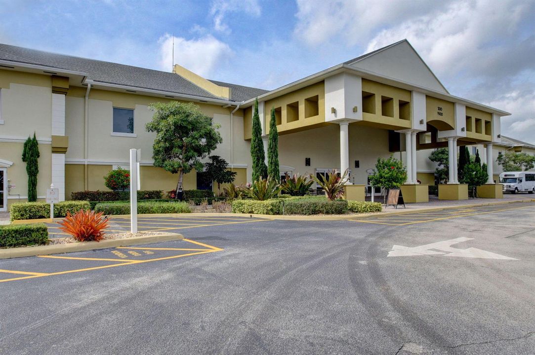 28-web-or-mls-35_century village main cl