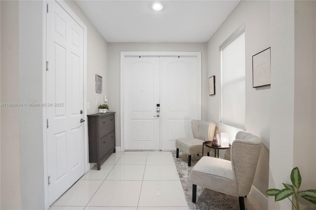 Activo con contrato: $980,000 (5 camas, 4 baños, 2992 Pies cuadrados)