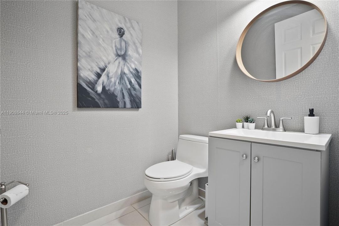 Activo con contrato: $980,000 (5 camas, 4 baños, 2992 Pies cuadrados)