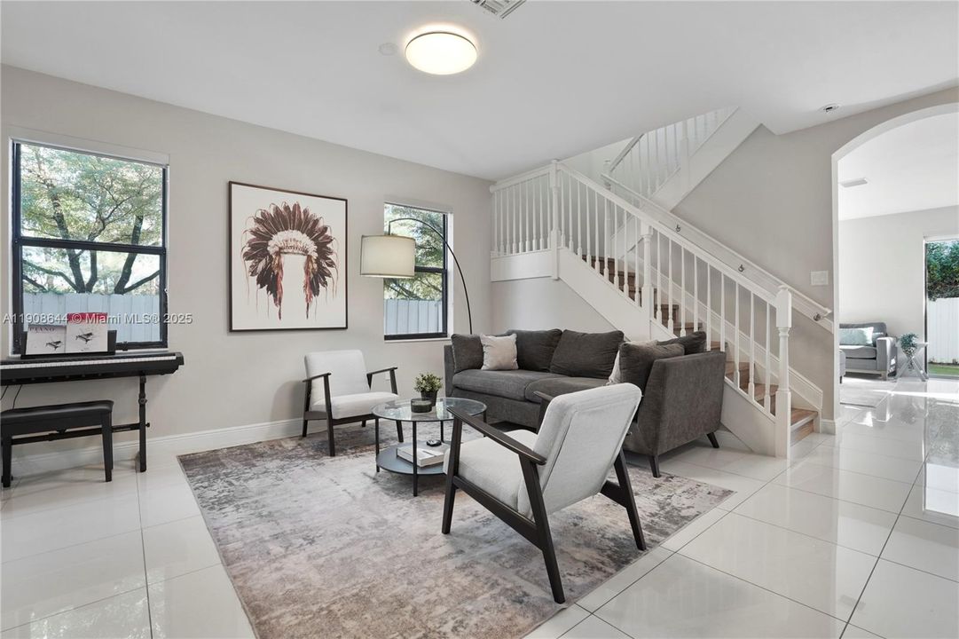 Activo con contrato: $980,000 (5 camas, 4 baños, 2992 Pies cuadrados)