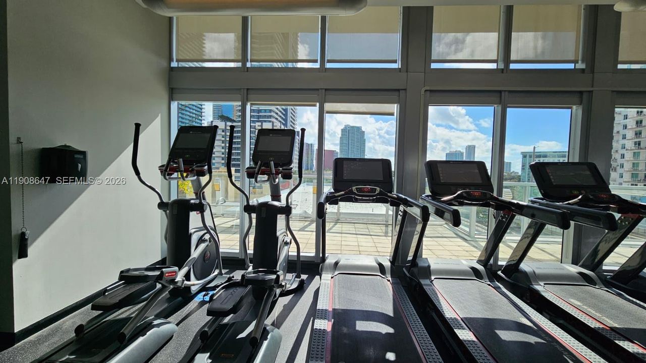 В аренду: $2,900 (1 спален, 1 ванн, 694 Квадратных фут)