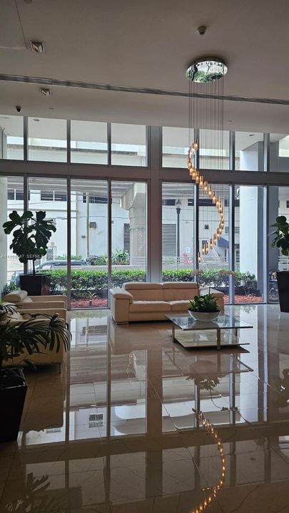 В аренду: $2,900 (1 спален, 1 ванн, 694 Квадратных фут)