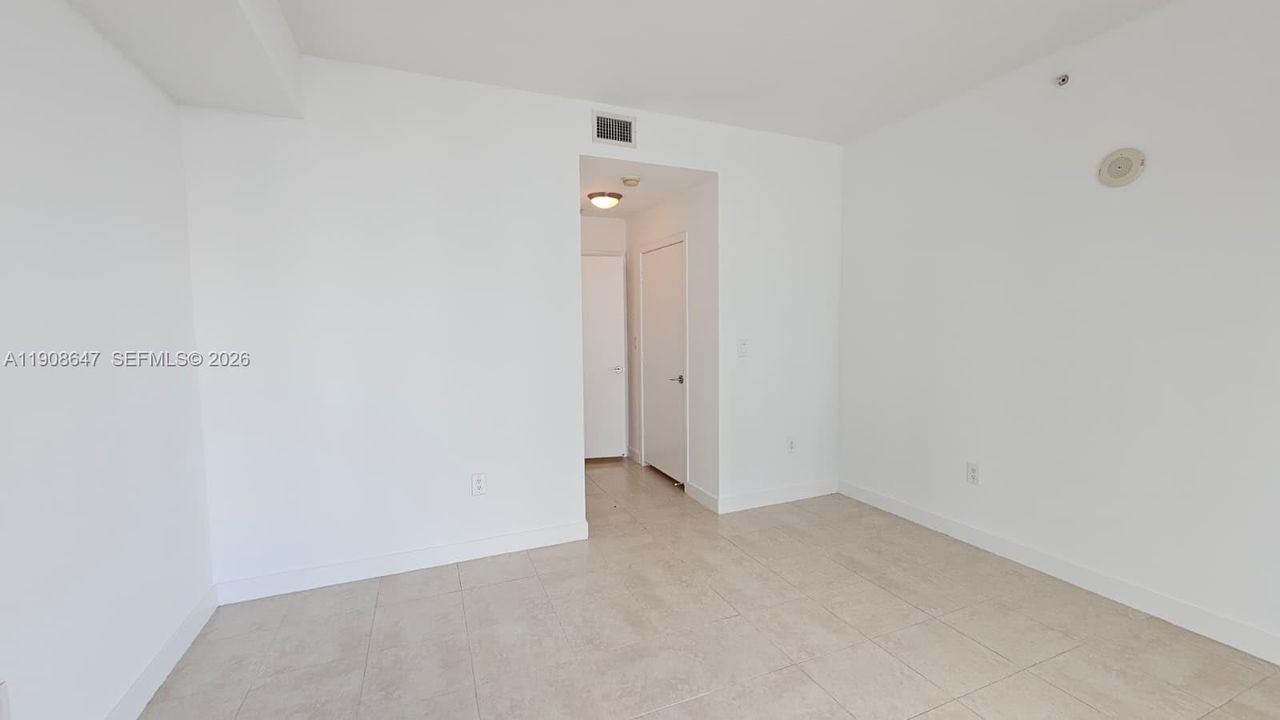 В аренду: $2,900 (1 спален, 1 ванн, 694 Квадратных фут)