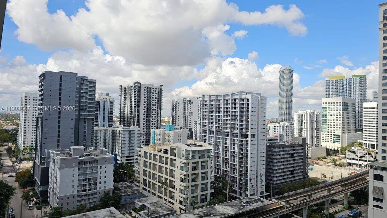 В аренду: $2,900 (1 спален, 1 ванн, 694 Квадратных фут)