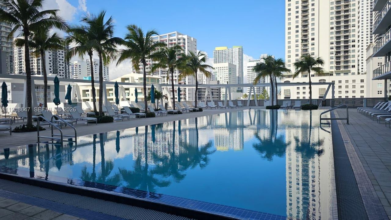 В аренду: $2,900 (1 спален, 1 ванн, 694 Квадратных фут)