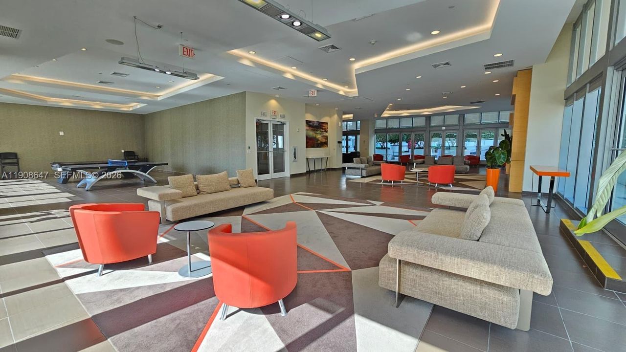 В аренду: $2,900 (1 спален, 1 ванн, 694 Квадратных фут)