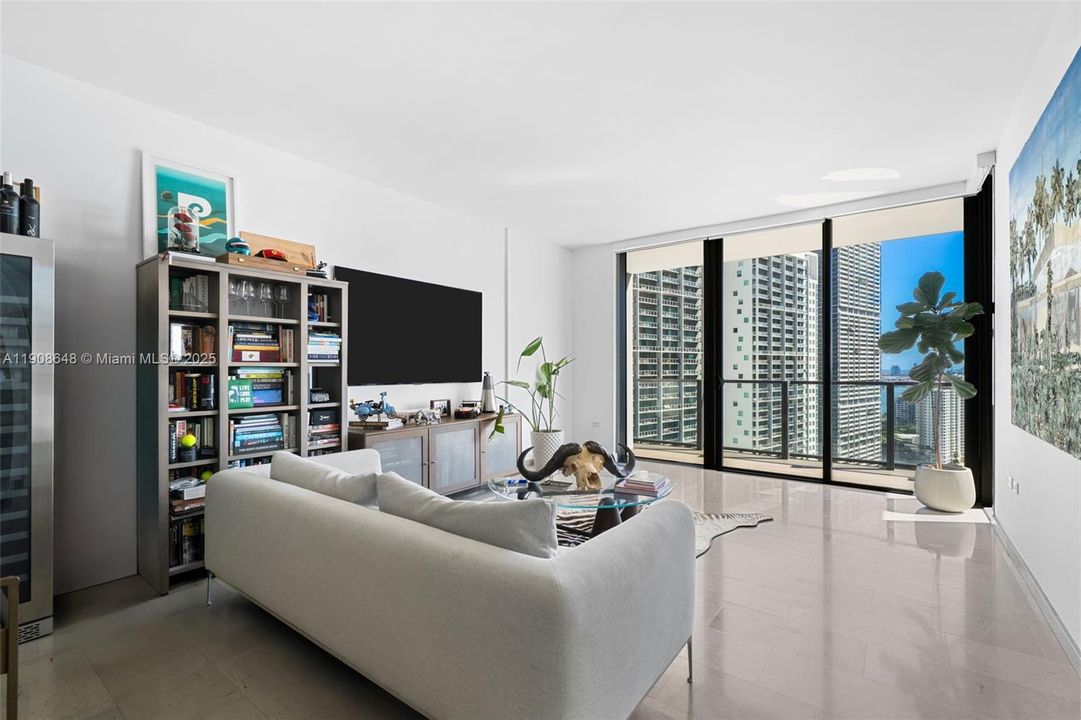 En Venta: $710,000 (1 camas, 1 baños, 879 Pies cuadrados)