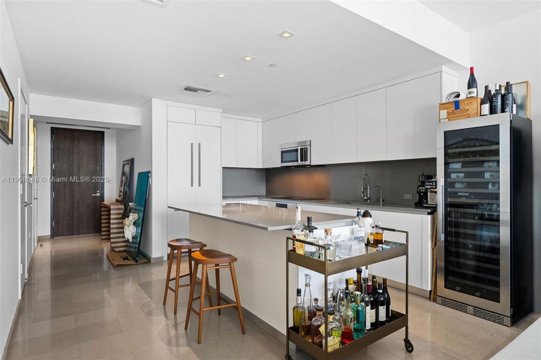 En Venta: $710,000 (1 camas, 1 baños, 879 Pies cuadrados)