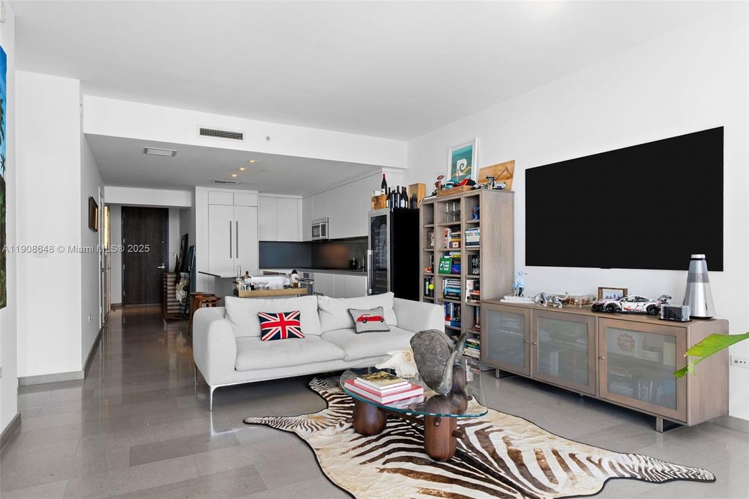 En Venta: $710,000 (1 camas, 1 baños, 879 Pies cuadrados)