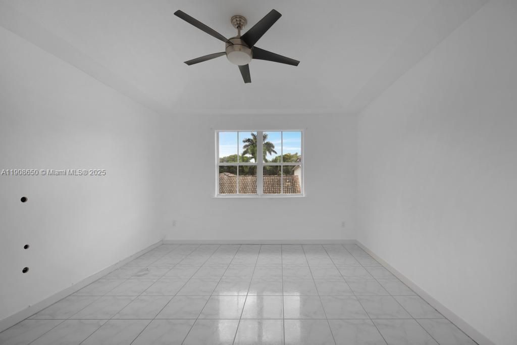 Active With Contract: $698,000 (3 beds, 3 baths, 2007 Square Feet)