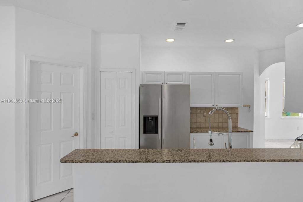 Active With Contract: $698,000 (3 beds, 3 baths, 2007 Square Feet)