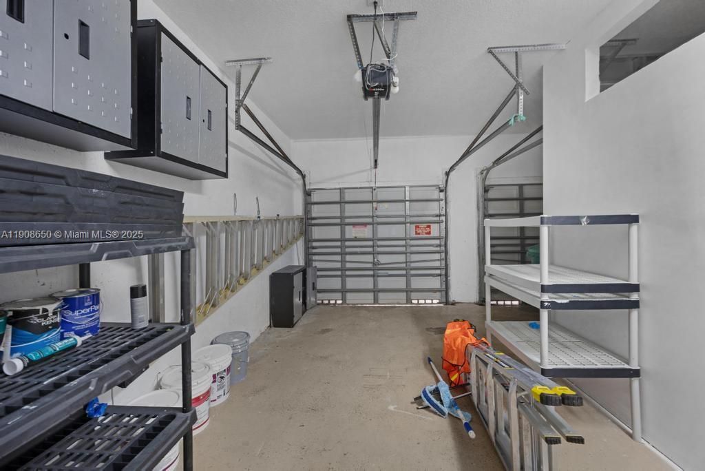 Active With Contract: $698,000 (3 beds, 3 baths, 2007 Square Feet)