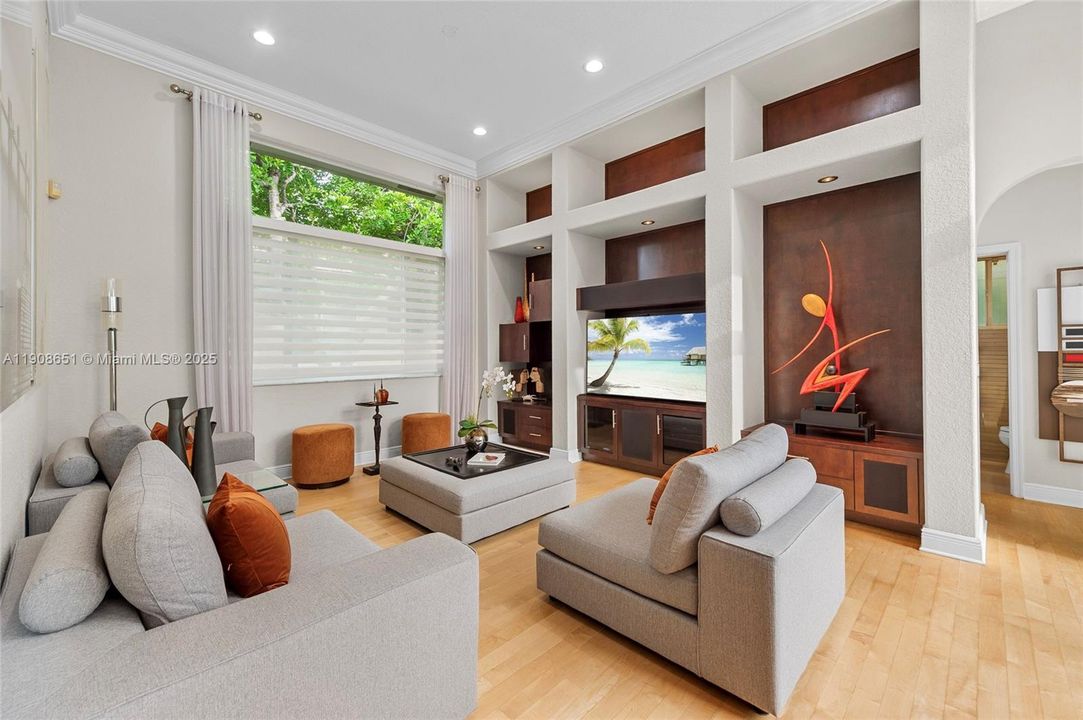 Activo con contrato: $1,295,000 (5 camas, 4 baños, 2699 Pies cuadrados)