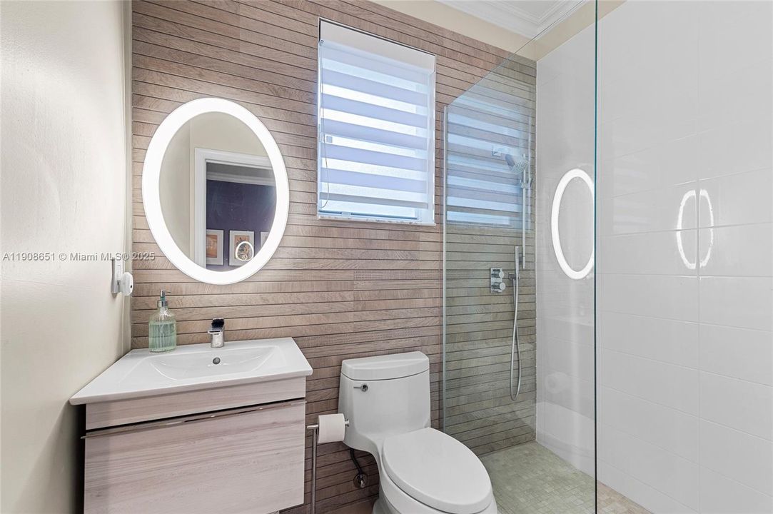 Activo con contrato: $1,295,000 (5 camas, 4 baños, 2699 Pies cuadrados)