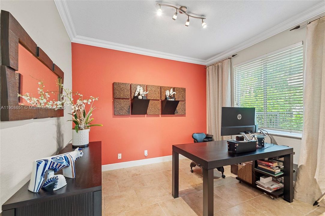 Activo con contrato: $1,295,000 (5 camas, 4 baños, 2699 Pies cuadrados)