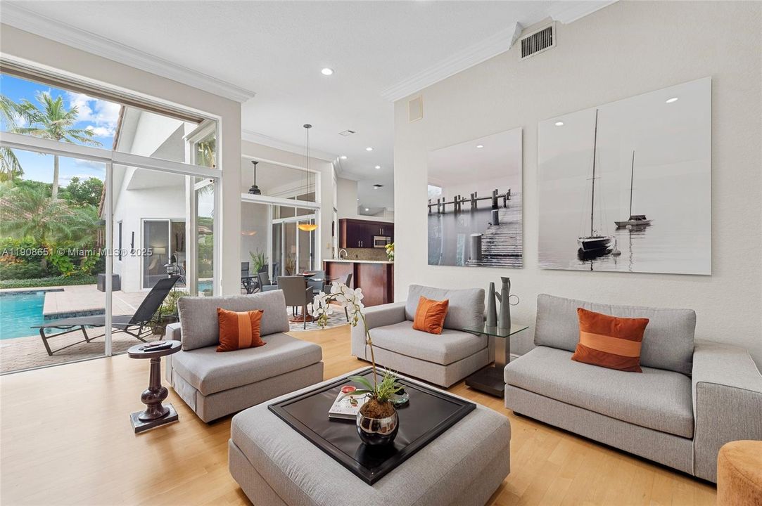 Activo con contrato: $1,295,000 (5 camas, 4 baños, 2699 Pies cuadrados)