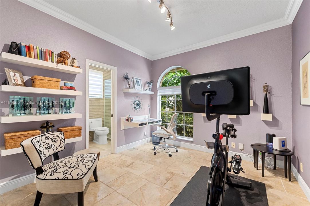 Activo con contrato: $1,295,000 (5 camas, 4 baños, 2699 Pies cuadrados)