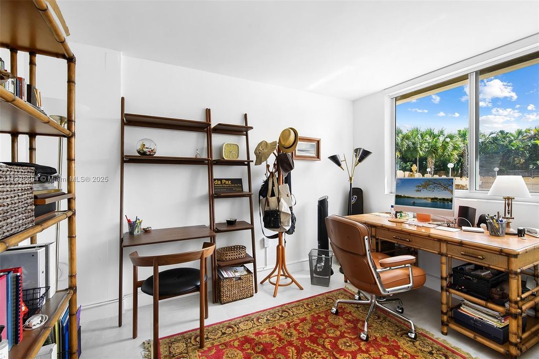 For Sale: $265,000 (2 beds, 2 baths, 650 Square Feet)