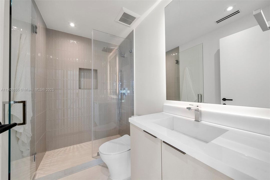 For Sale: $7,999,000 (7 beds, 6 baths, 0 Square Feet)