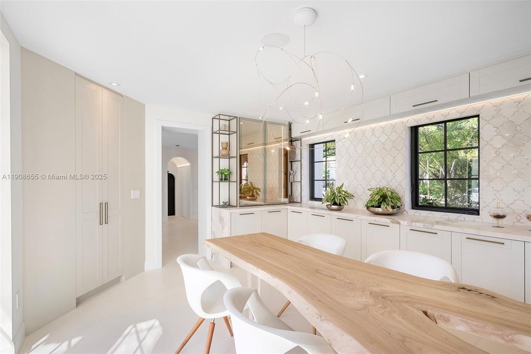 For Sale: $7,999,000 (7 beds, 6 baths, 0 Square Feet)