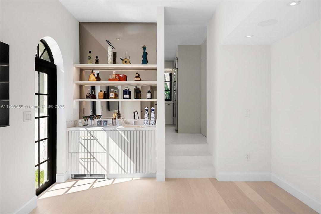 For Sale: $7,999,000 (7 beds, 6 baths, 0 Square Feet)