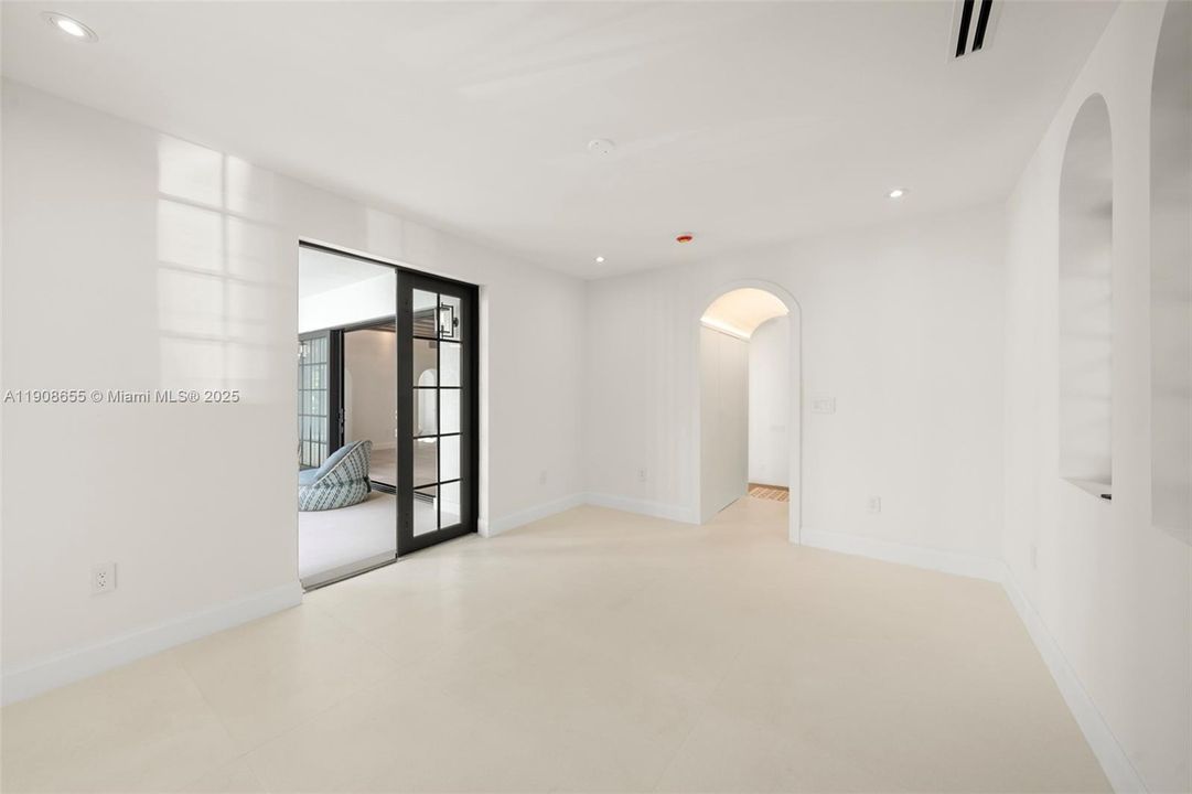 For Sale: $7,999,000 (7 beds, 6 baths, 0 Square Feet)