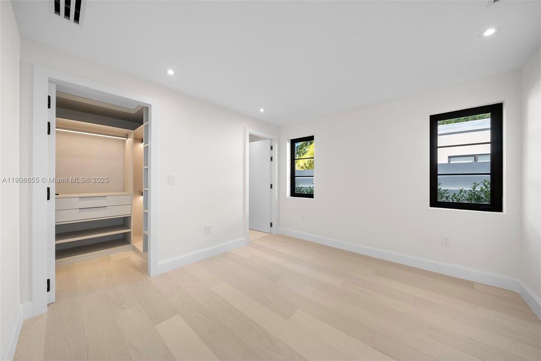 For Sale: $7,999,000 (7 beds, 6 baths, 0 Square Feet)