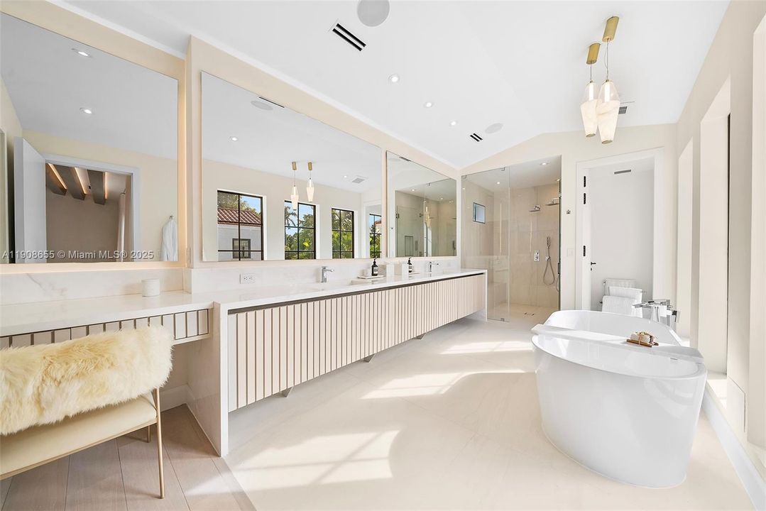 For Sale: $7,999,000 (7 beds, 6 baths, 0 Square Feet)