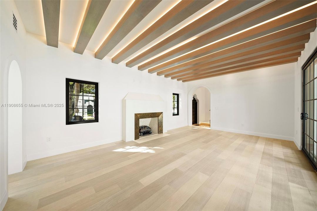 For Sale: $7,999,000 (7 beds, 6 baths, 0 Square Feet)