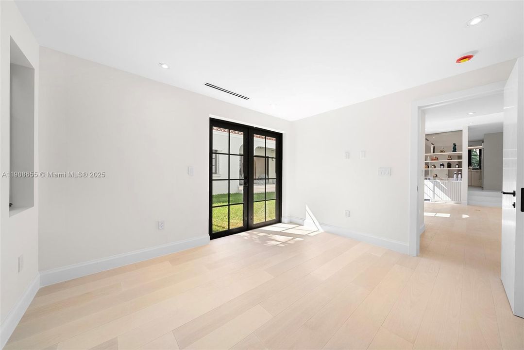 For Sale: $7,999,000 (7 beds, 6 baths, 0 Square Feet)