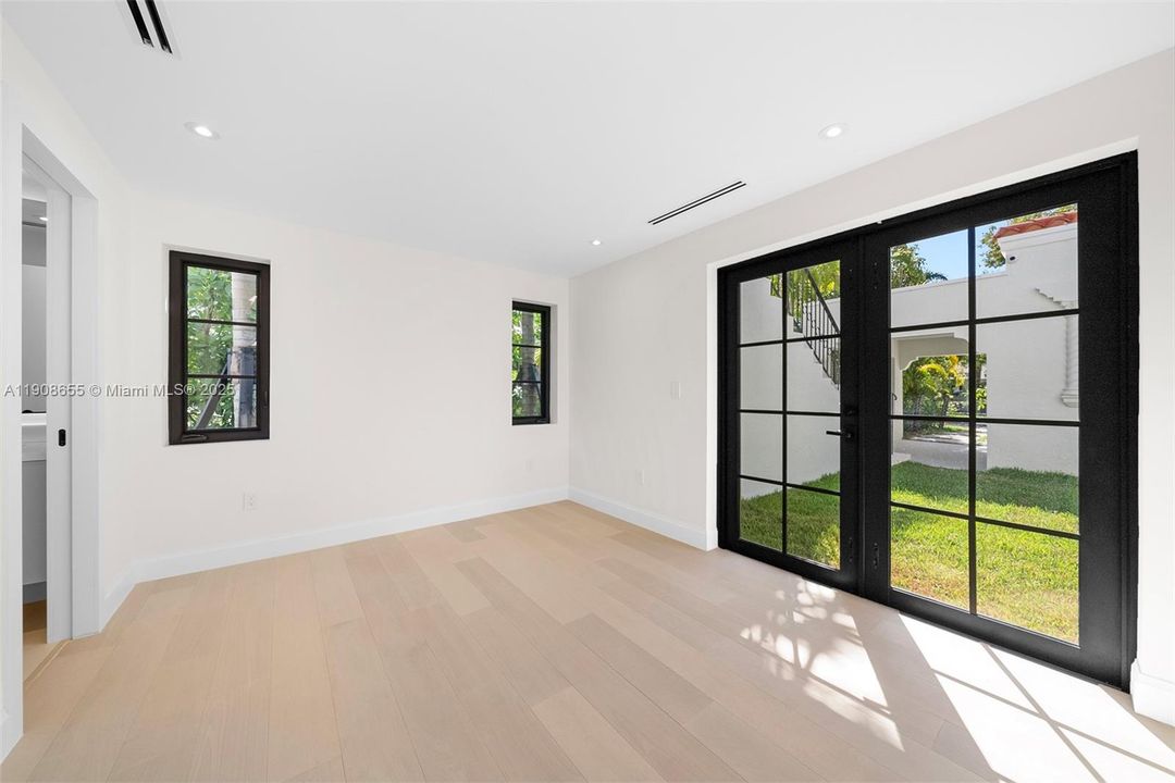 For Sale: $7,999,000 (7 beds, 6 baths, 0 Square Feet)