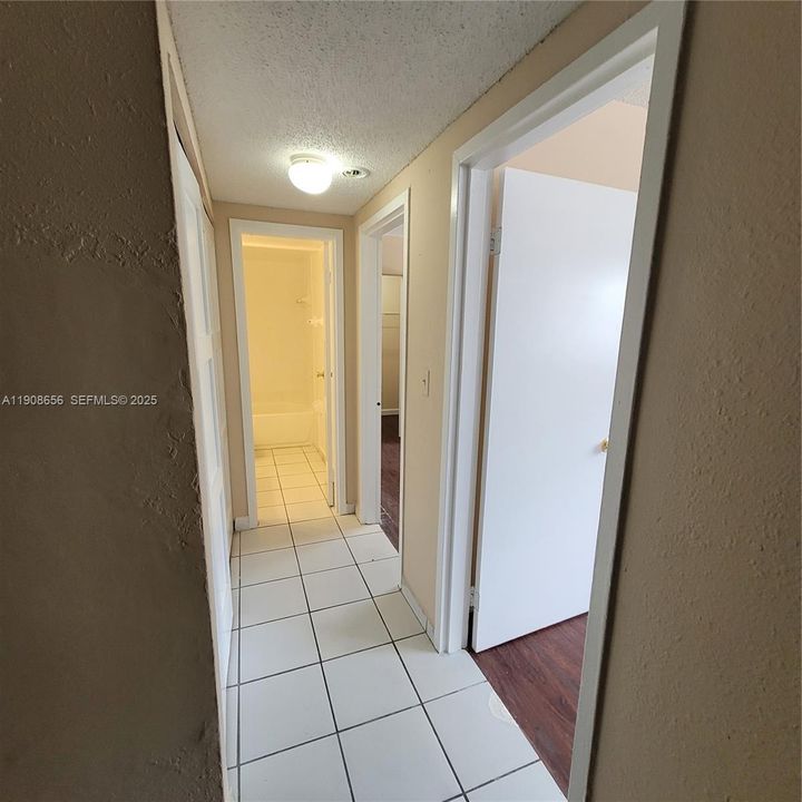 For Rent: $1,725 (2 beds, 1 baths, 810 Square Feet)
