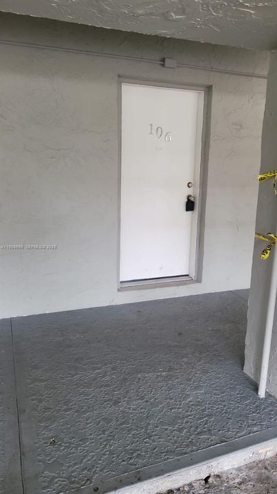 For Rent: $1,725 (2 beds, 1 baths, 810 Square Feet)