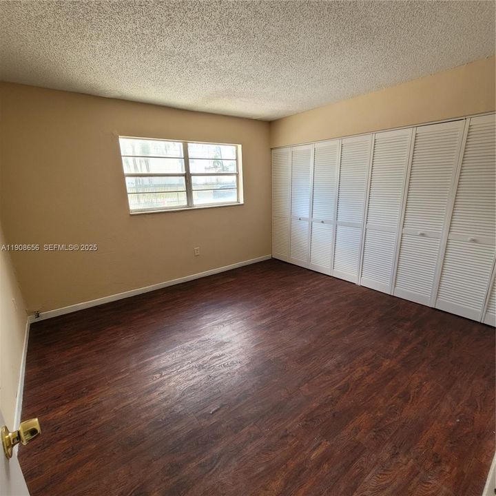 For Rent: $1,725 (2 beds, 1 baths, 810 Square Feet)