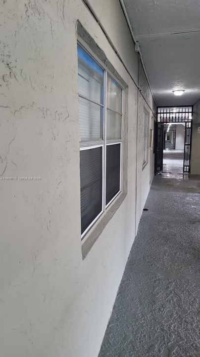 For Rent: $1,725 (2 beds, 1 baths, 810 Square Feet)