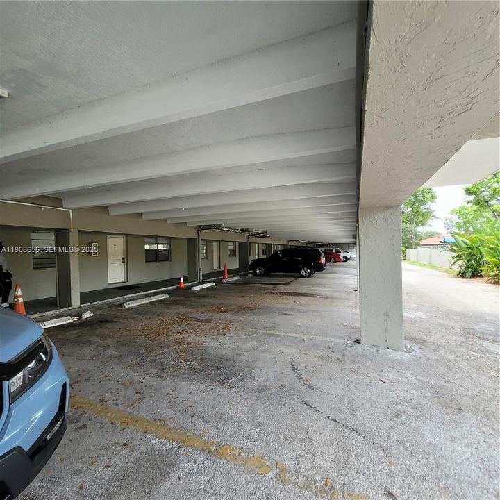 For Rent: $1,725 (2 beds, 1 baths, 810 Square Feet)