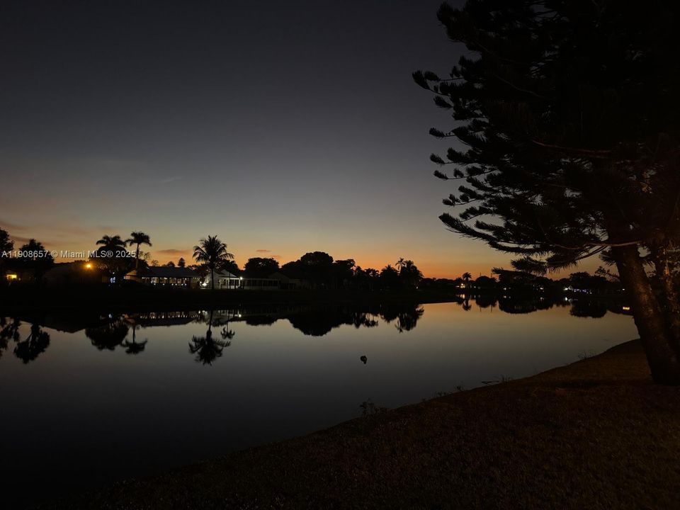 合同活跃: $3,250 (3 贝兹, 2 浴室, 1478 平方英尺)