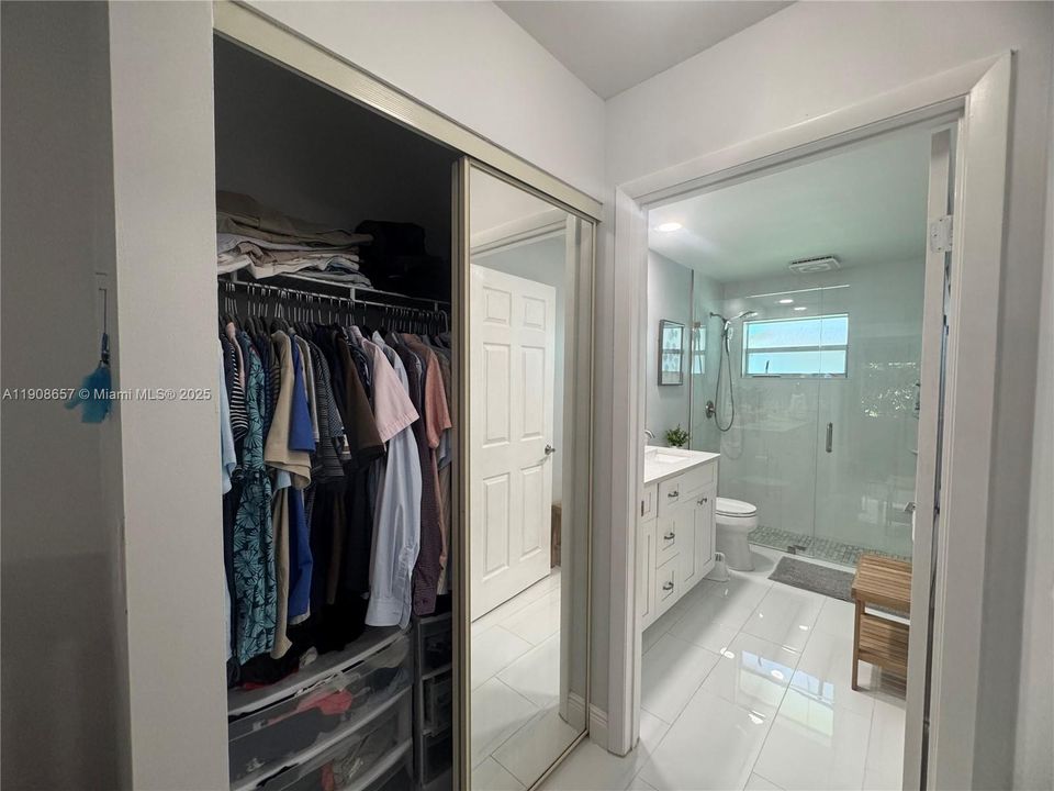 合同活跃: $3,250 (3 贝兹, 2 浴室, 1478 平方英尺)