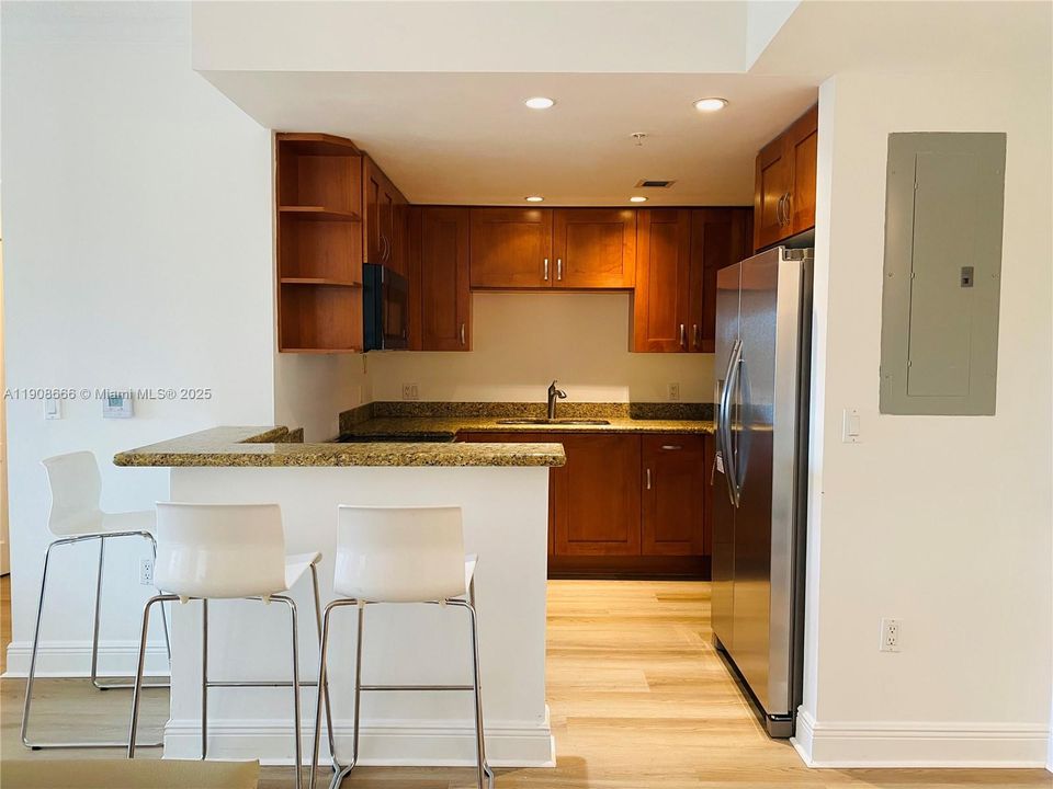 For Sale: $625,000 (2 beds, 2 baths, 1202 Square Feet)