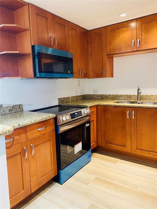 For Sale: $625,000 (2 beds, 2 baths, 1202 Square Feet)