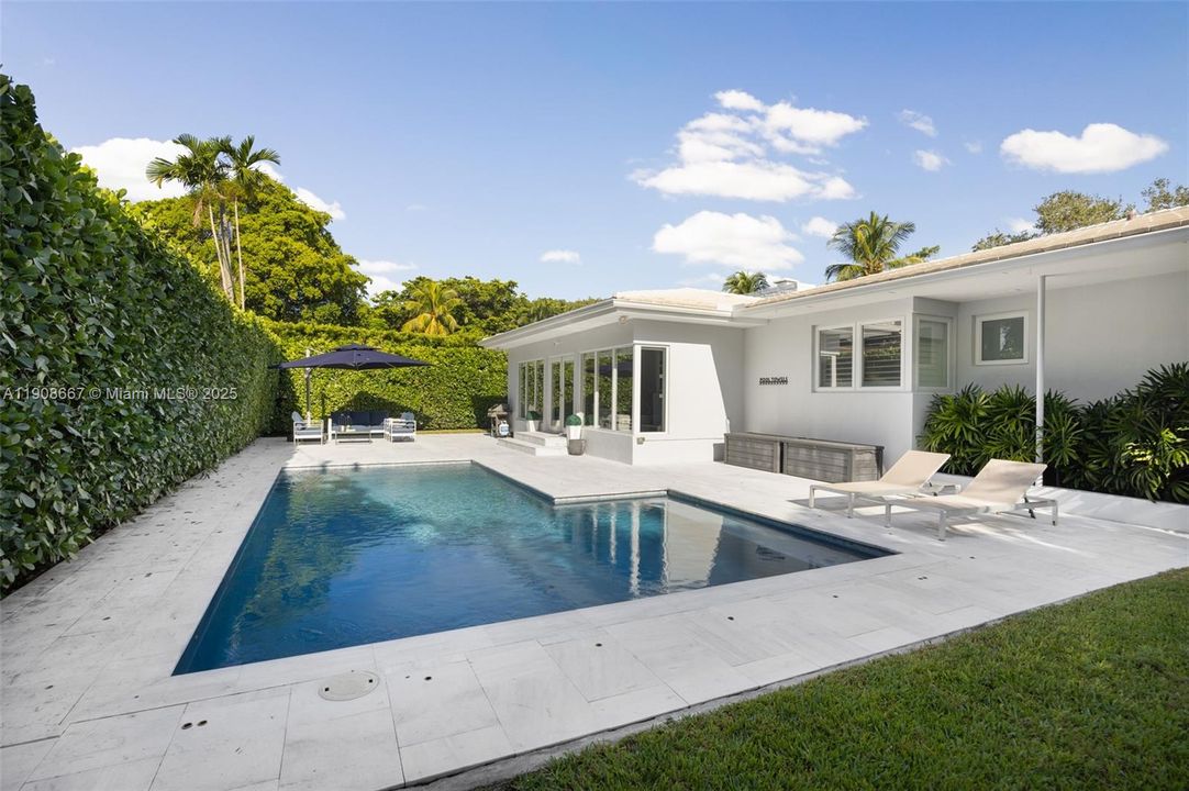 Под контрактом: $2,250,000 (3 спален, 2 ванн, 1934 Квадратных фут)